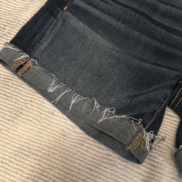 American Eagle MIDI Super Stretch Dark Washed Jean Shorts Size 4 - Picture 7 of 7